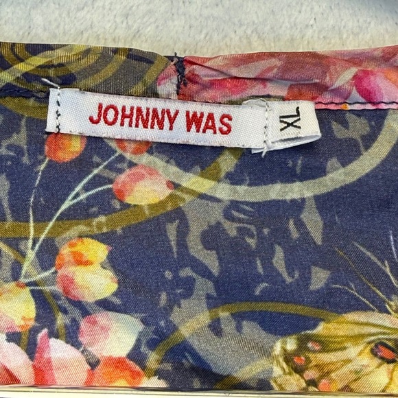 Johnny Was Silk Butterfly Cityscape Tunic Blouse XL Boho Embroidered Split Neck - Picture 2 of 7